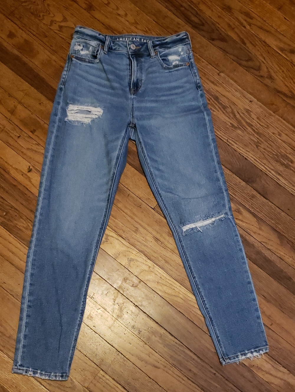 AE Distressed Mom Jean size 0reg